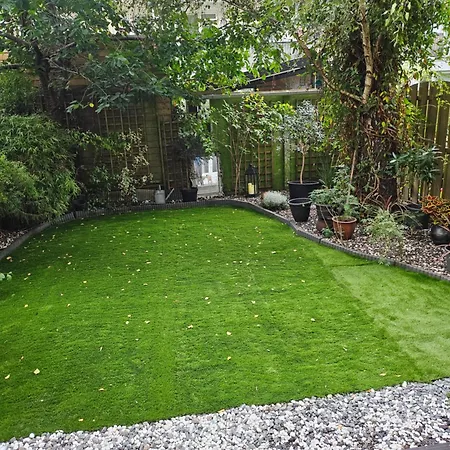 Apartman Canal & Garden In West 10 Mins From Town
